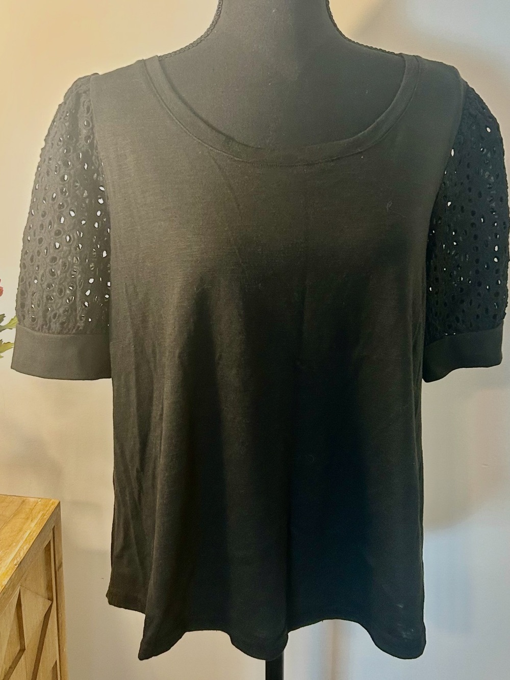 JANE + DELANCEY Black Eyelet Sleeve Top Size Large Boho Chic Blouse